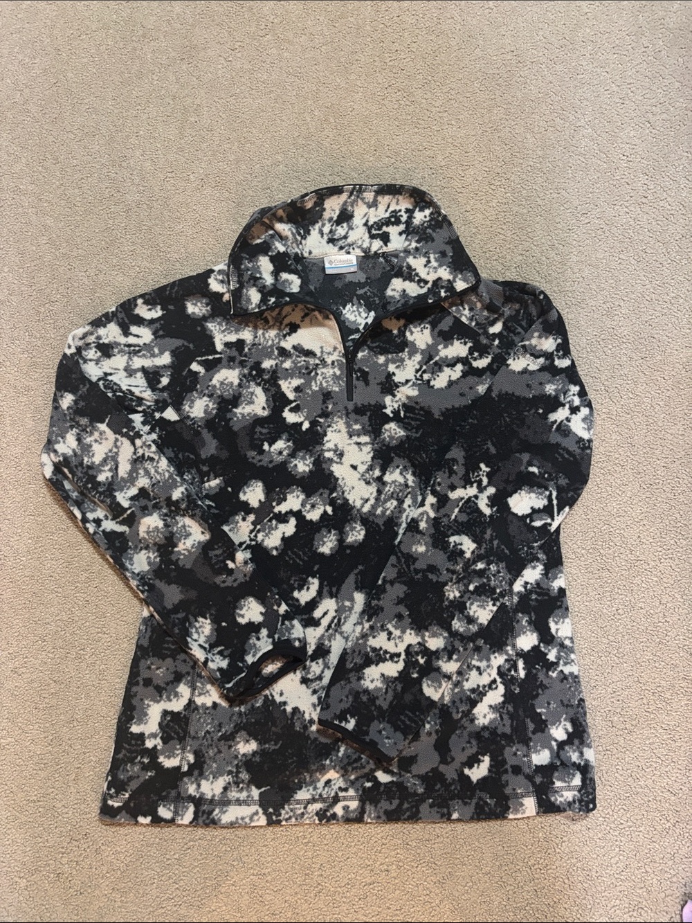 Columbia Women's Black, Gray & Cream Printed Teddy Fleece Pullover